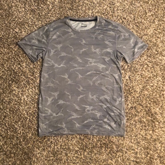 Old Navy Active Go-Dry T-shirt - Picture 1 of 3